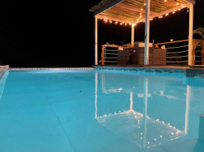 Lush Coastline Serviced Villa With Pool